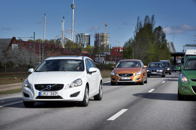 Illustration for article titled Volvo Hits Swedish Streets With 100 Self-Driving Cars So You Can Tweet